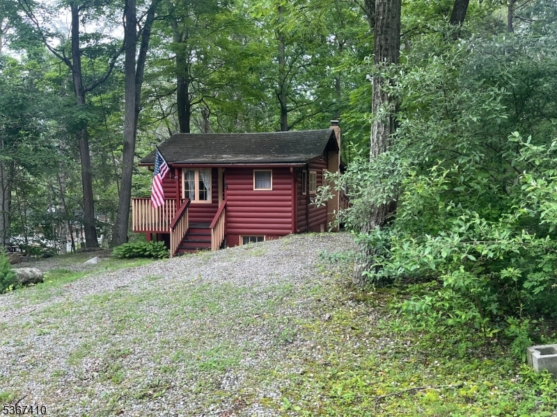 Property Photo: 5 Maple Rd NJ 07461