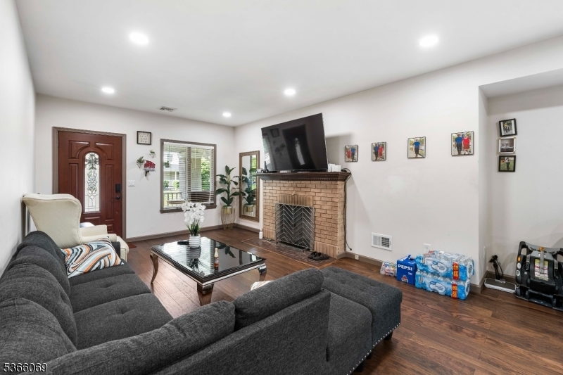 Property Photo: 9 Beavers St NJ 08829