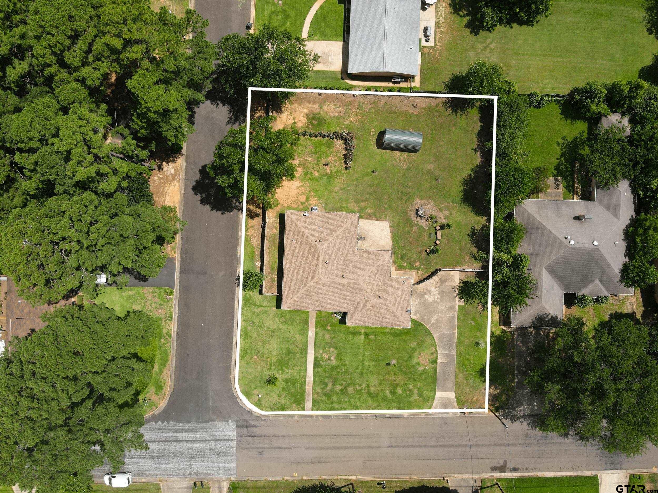 Property Photo: 500 W Terrace TX 75605