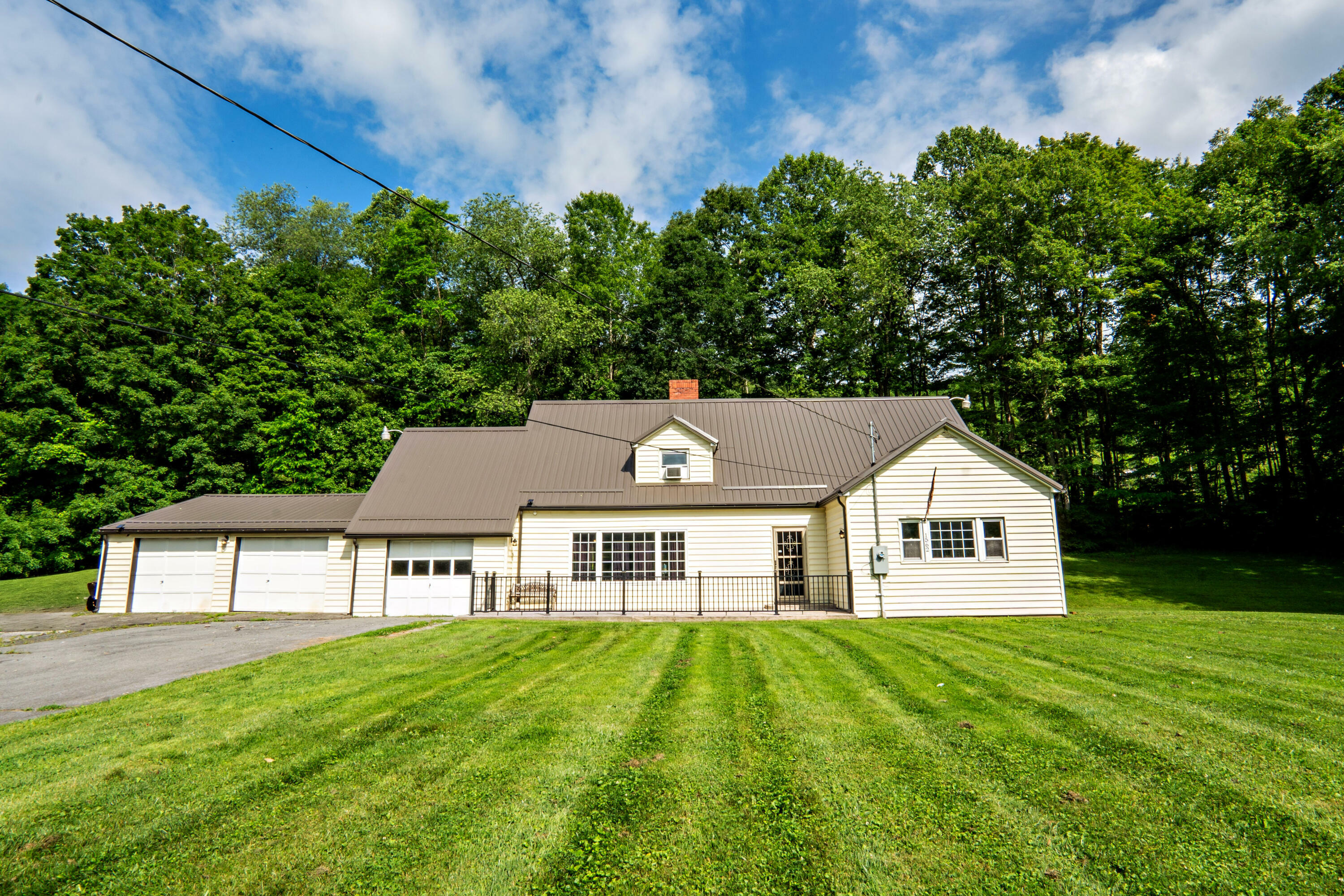 1562 S Sewell St  Rainelle WV 25962 photo