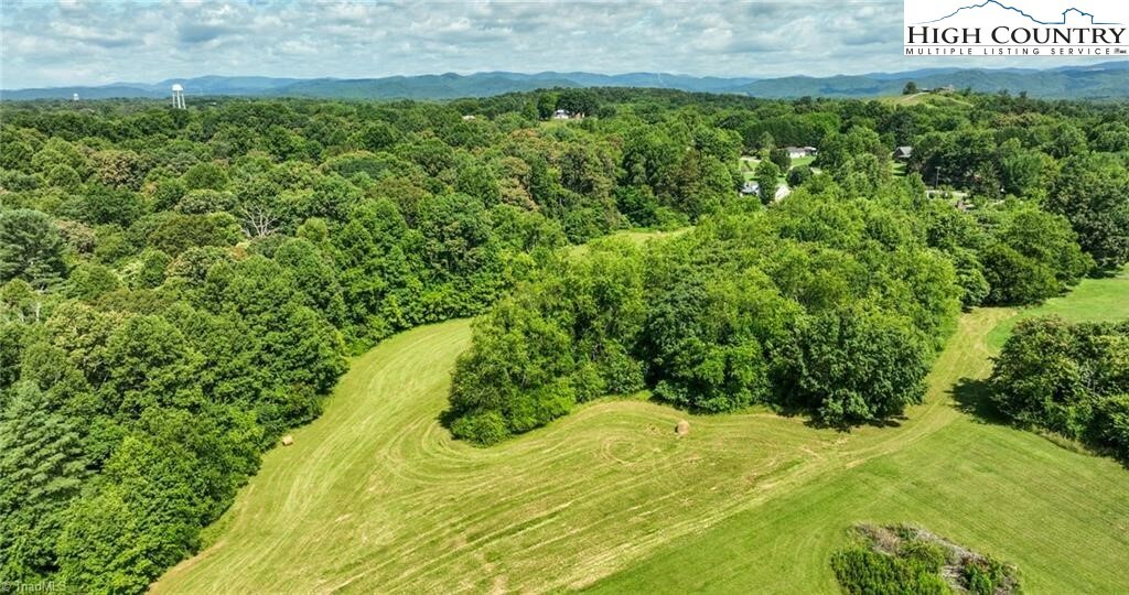 Property Photo:  820 Suncrest Orchard Road  NC 28659 