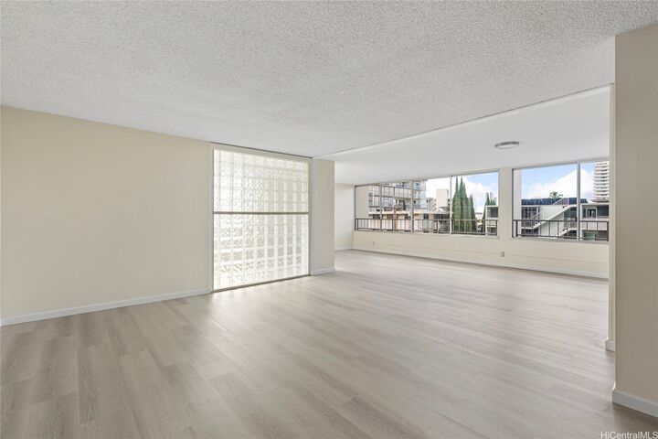 Property Photo: 1310 Heulu Street 301 HI 96822