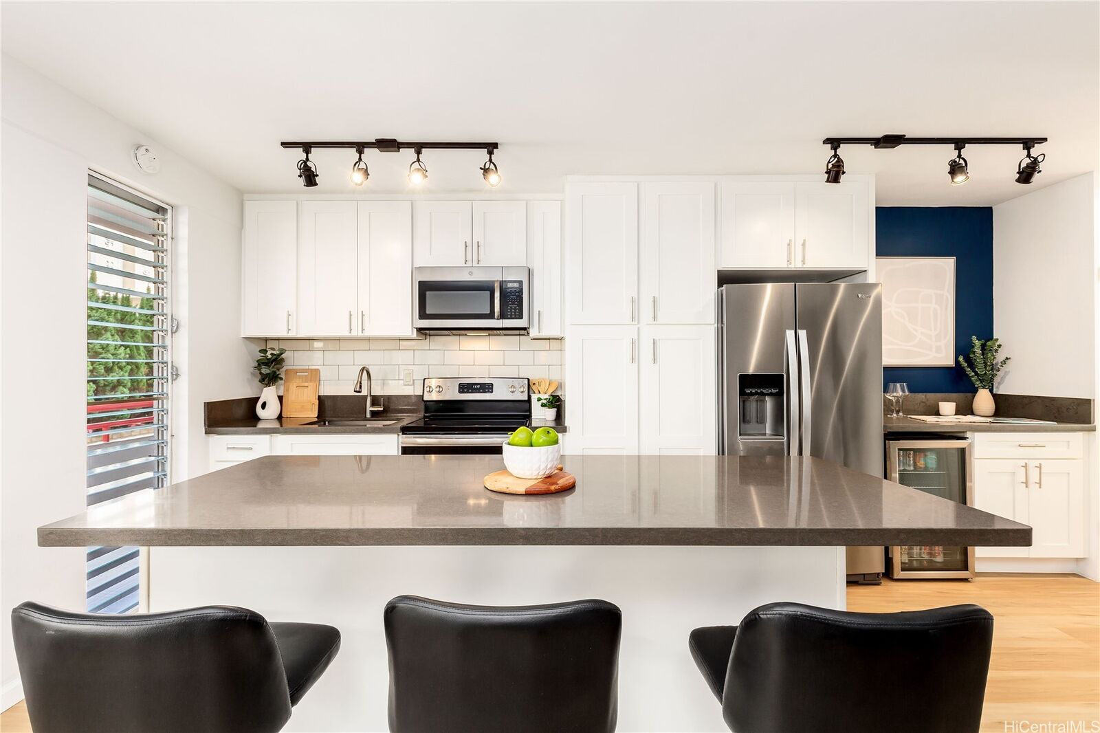 Property Photo:  1670 Kalakaua Avenue 206  HI 96826 