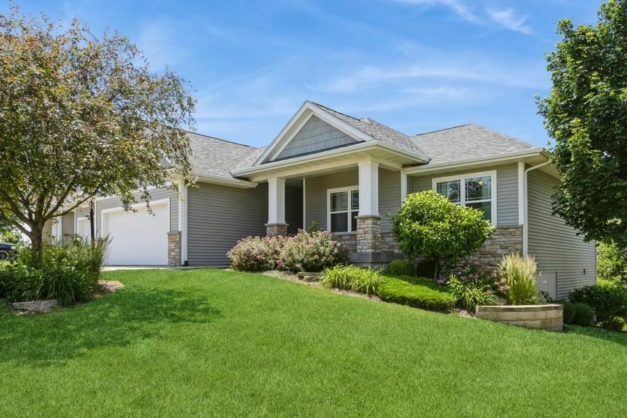 Property Photo:  503 Huntington Dr  IA 52245 