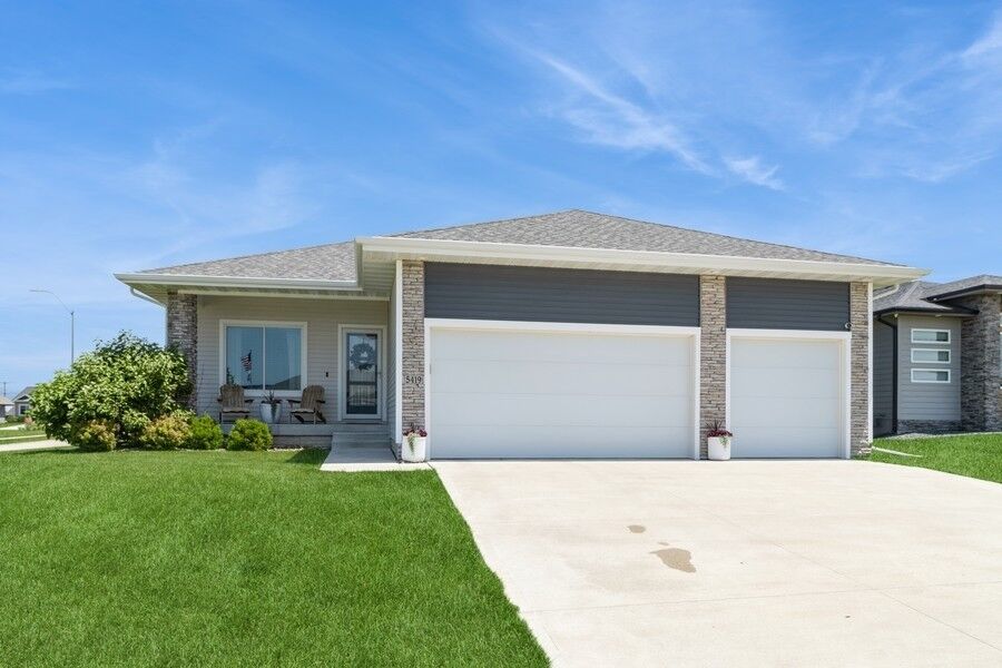 Property Photo: 5419 166th Court IA 50323