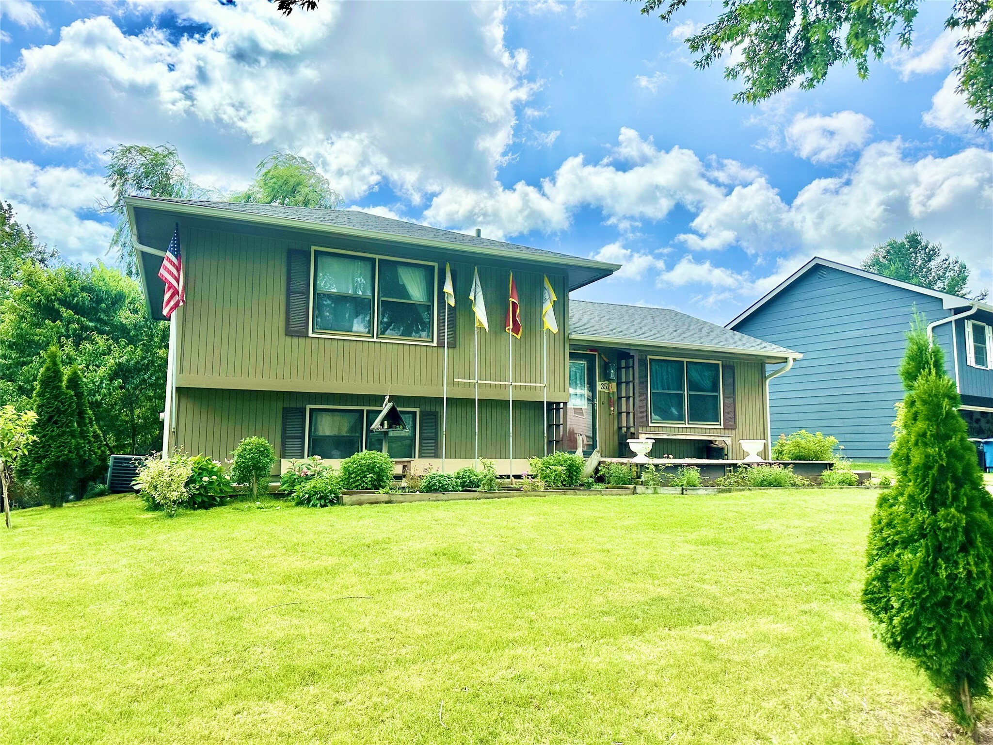 Property Photo:  3521 SE 20th Street  IA 50320 