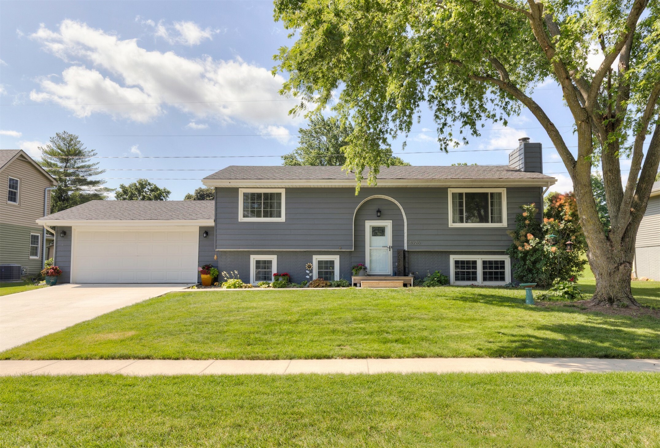 4926 Lakewood Drive  Norwalk IA 50211 photo