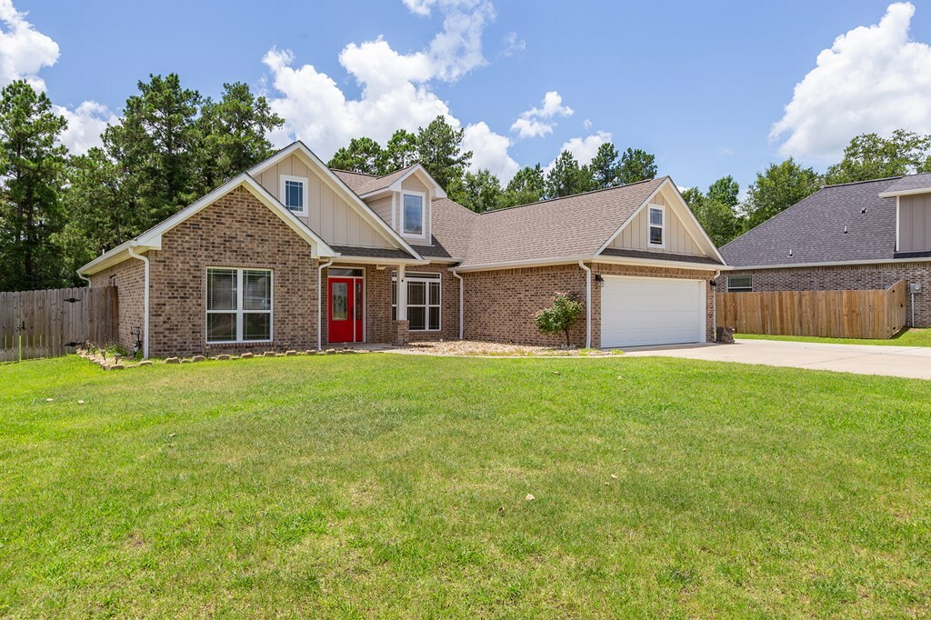 Property Photo:  211 Rustic Pines Dr.  TX 75904 