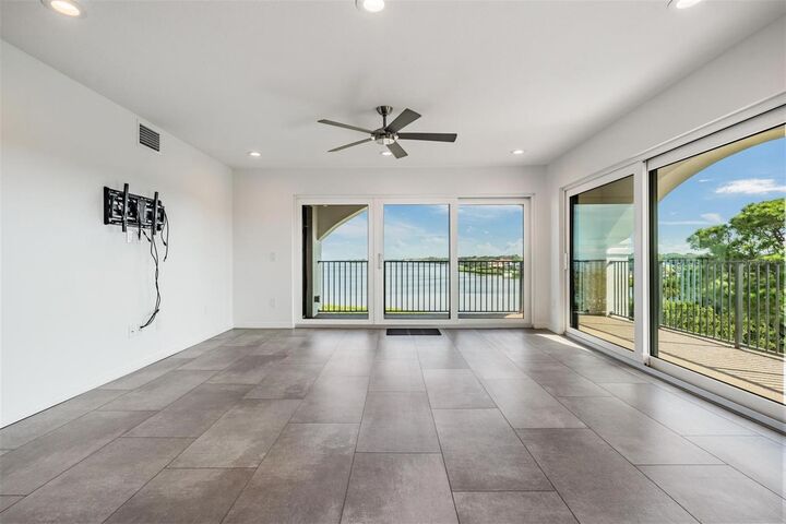 Property Photo: 244 Mariner Drive FL 34689