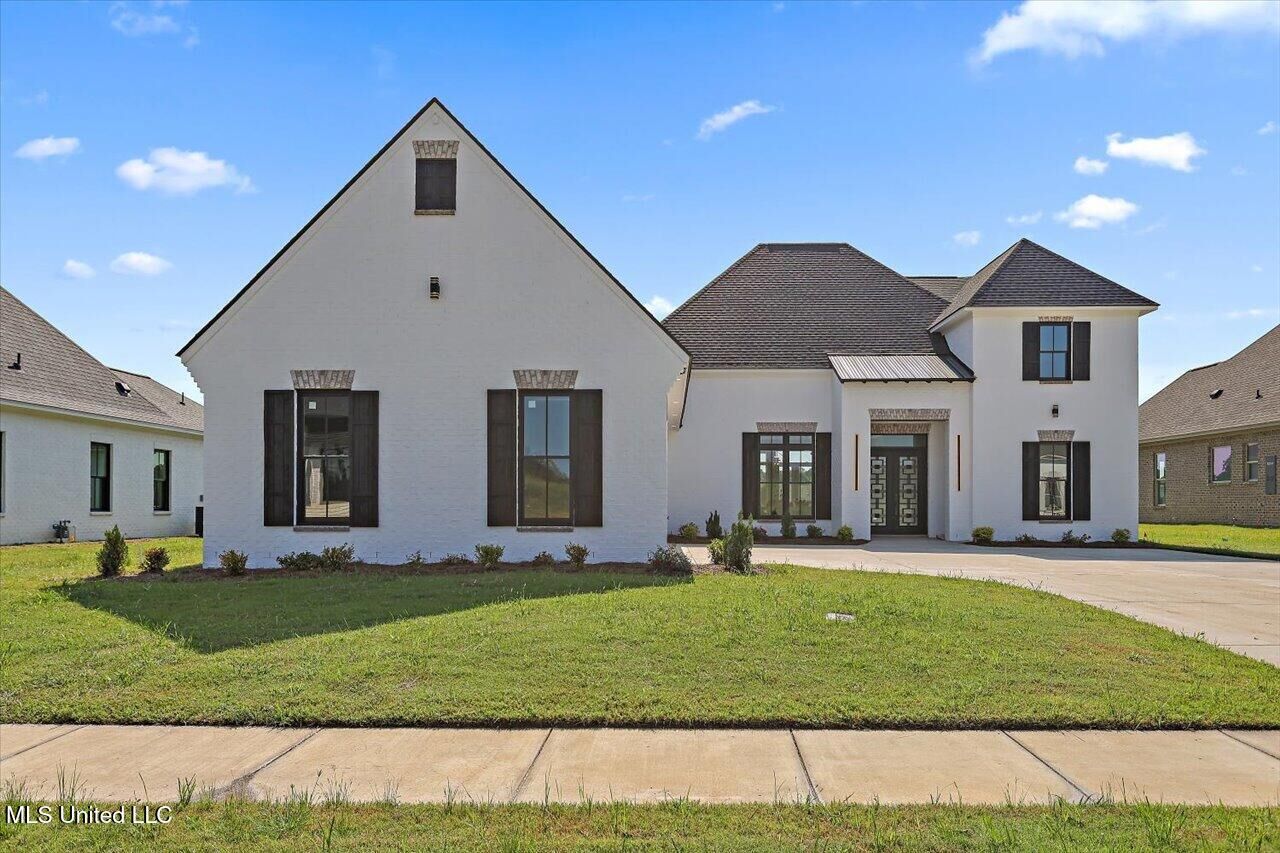 Property Photo: 136 Genoa Drive MS 39110