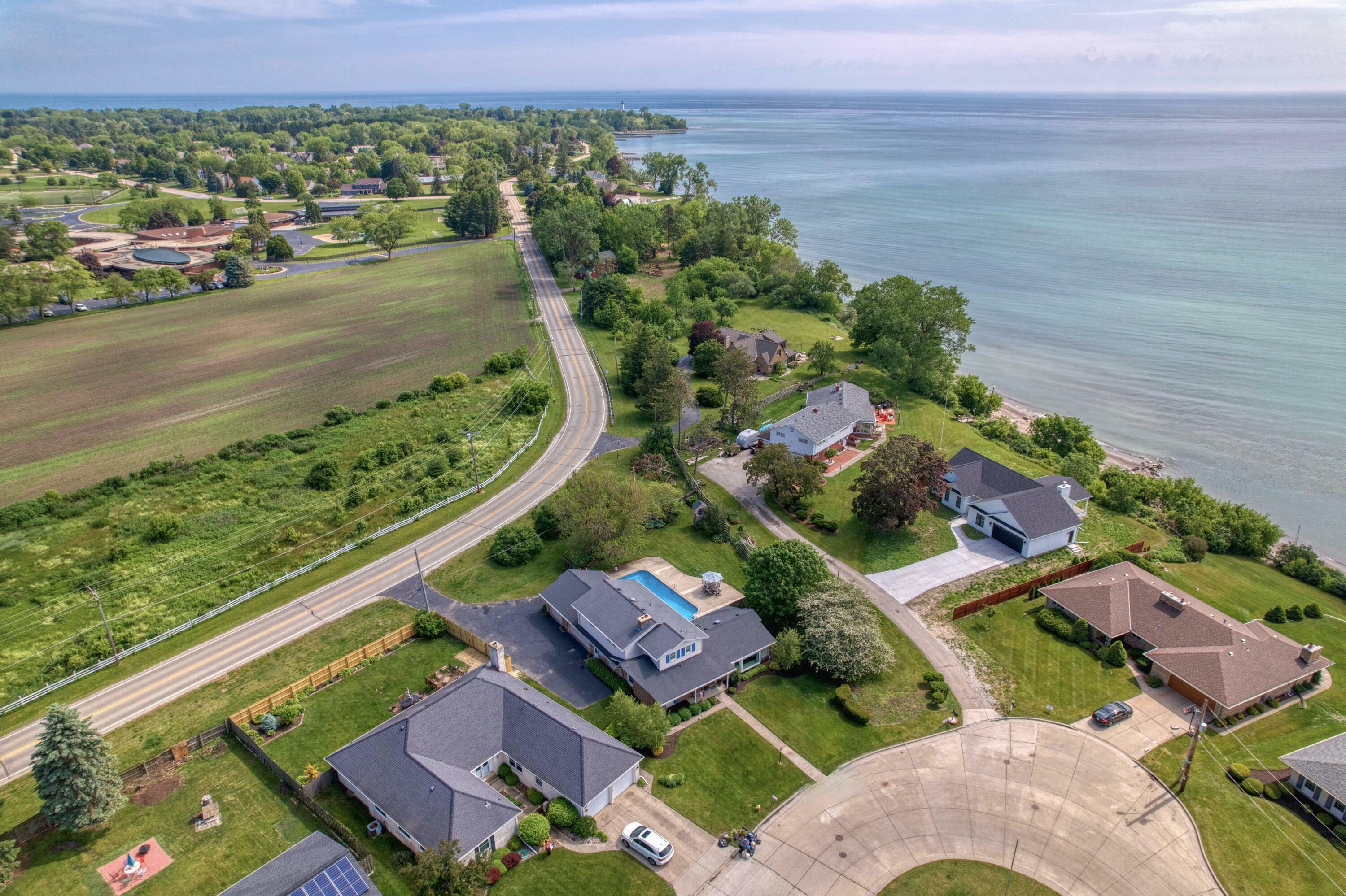 Property Photo:  8 Steeplechase Dr  WI 53402 