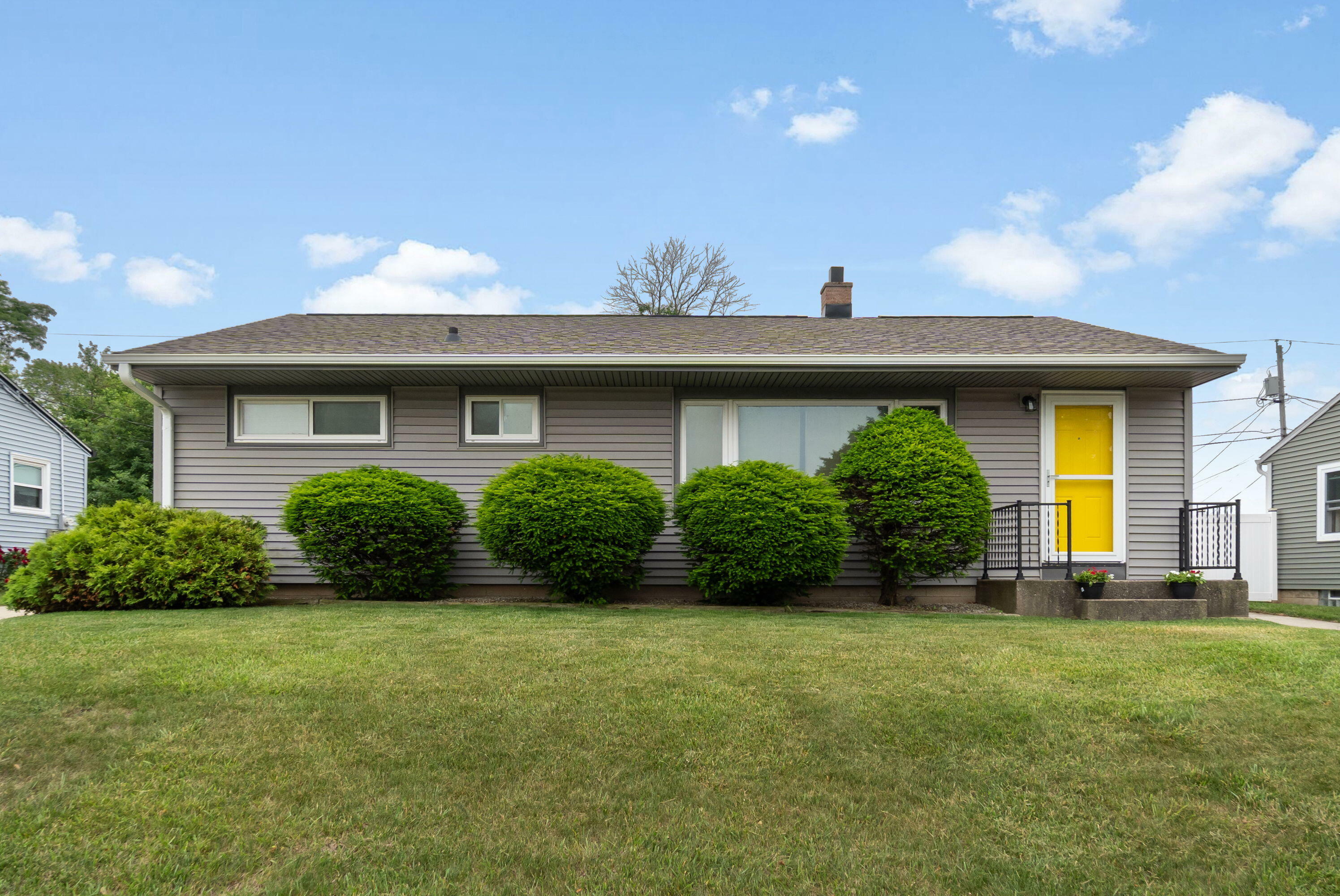Property Photo: 1325 Blake Ave WI 53172