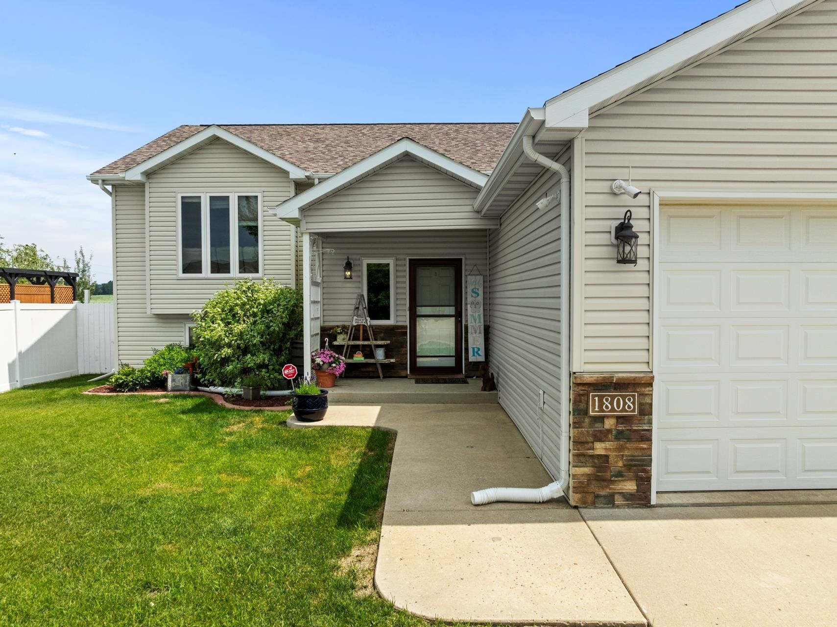 Property Photo: 1808 28th St NW ND 58703