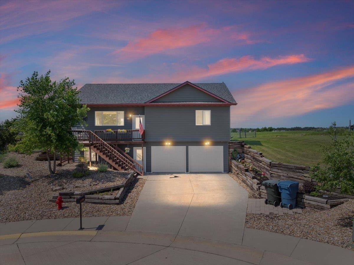 Property Photo: 702 Taylor Court SD 57717
