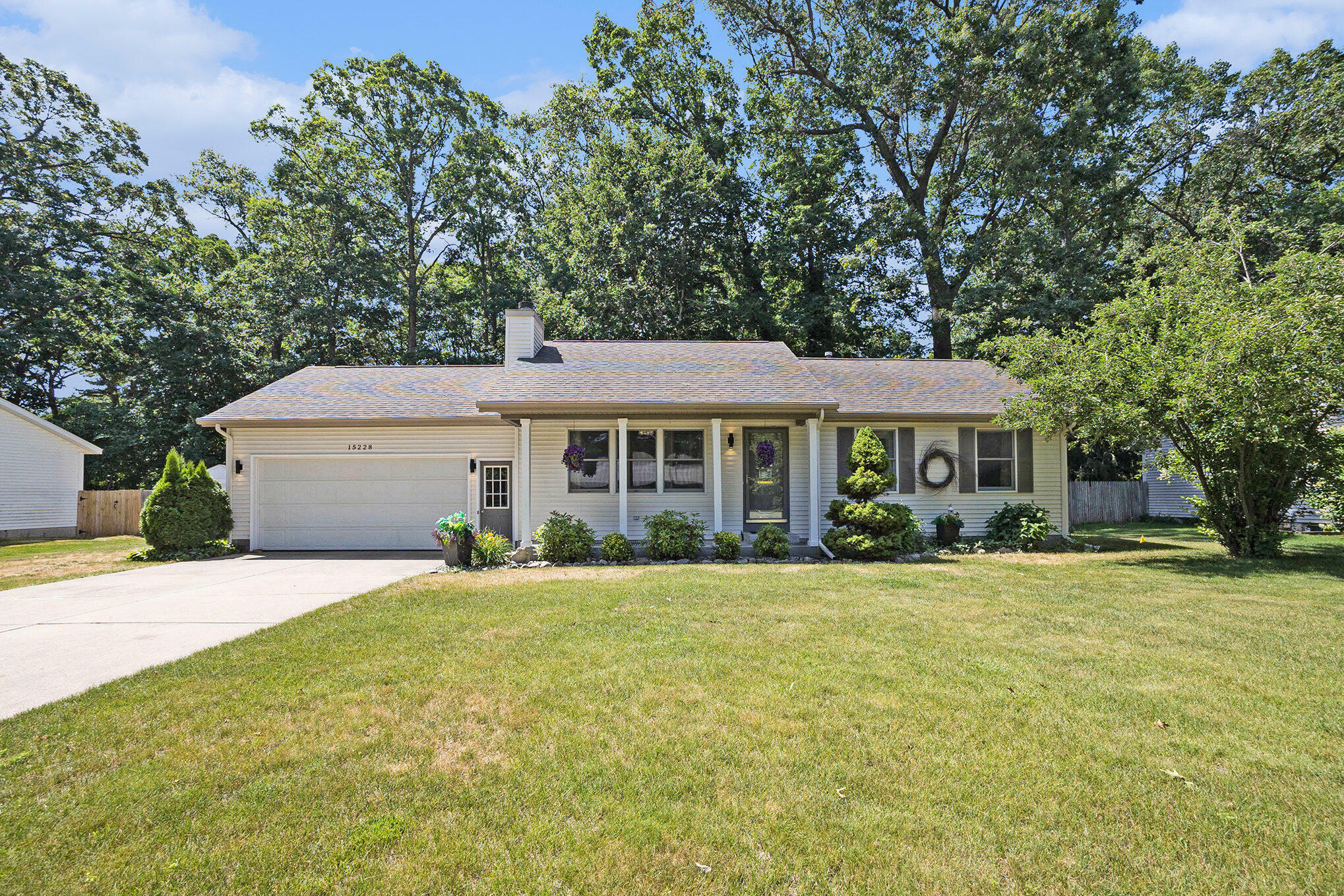 Property Photo: 15228 Arborwood Drive MI 49417