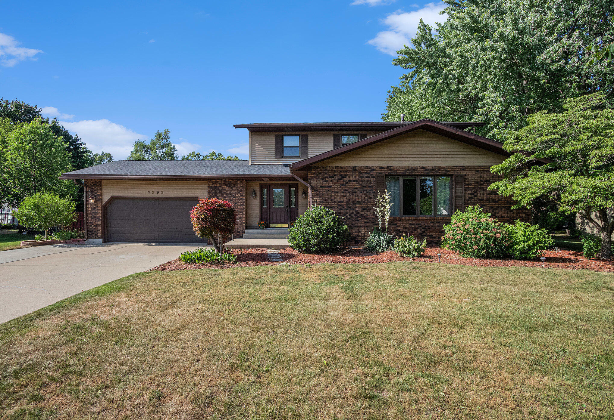 Property Photo: 1393 Desmond Street MI 49085