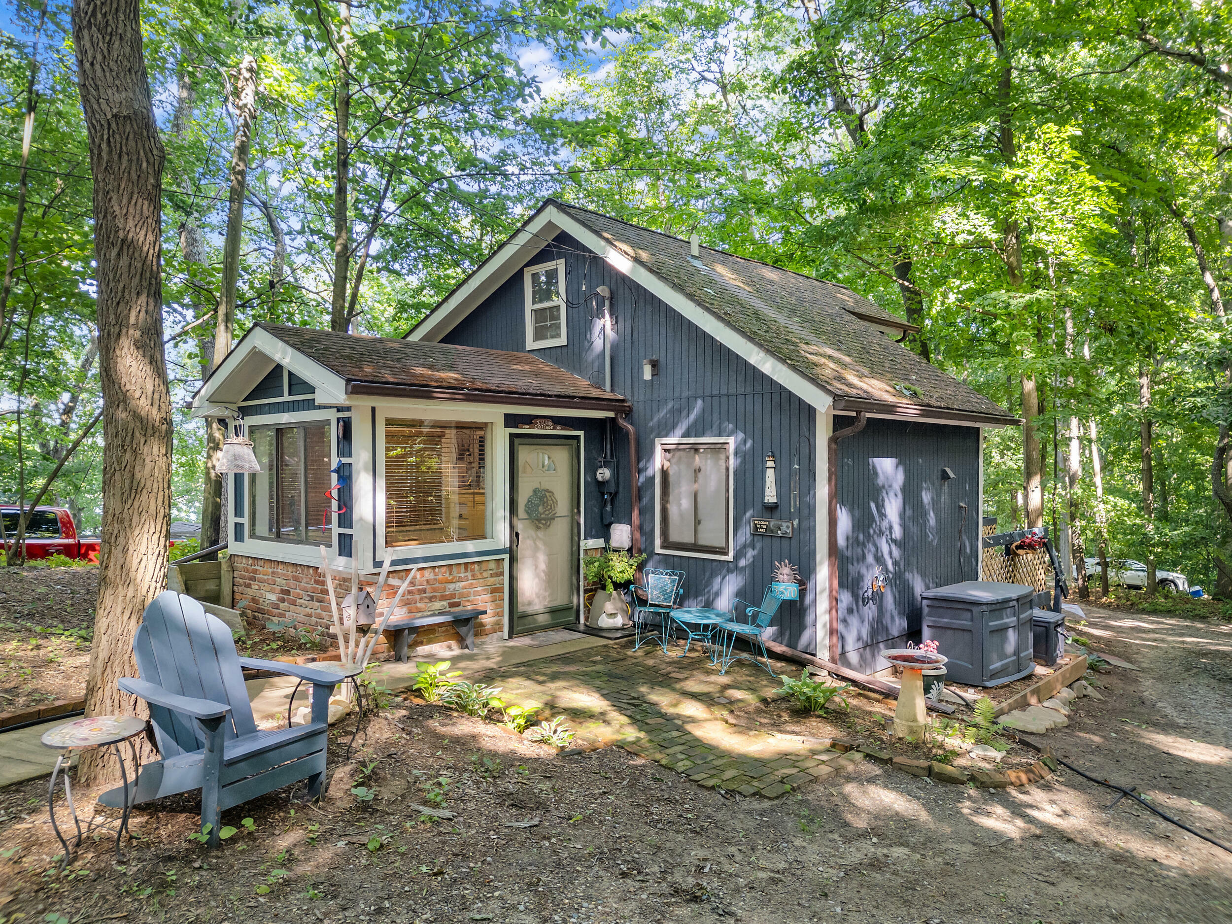 Property Photo: 3570 Parkway Court MI 49242