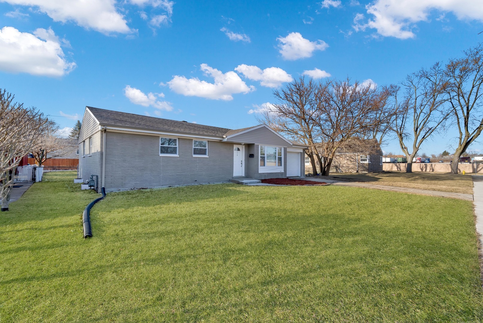 Property Photo: 316 E 24th Street IL 60411