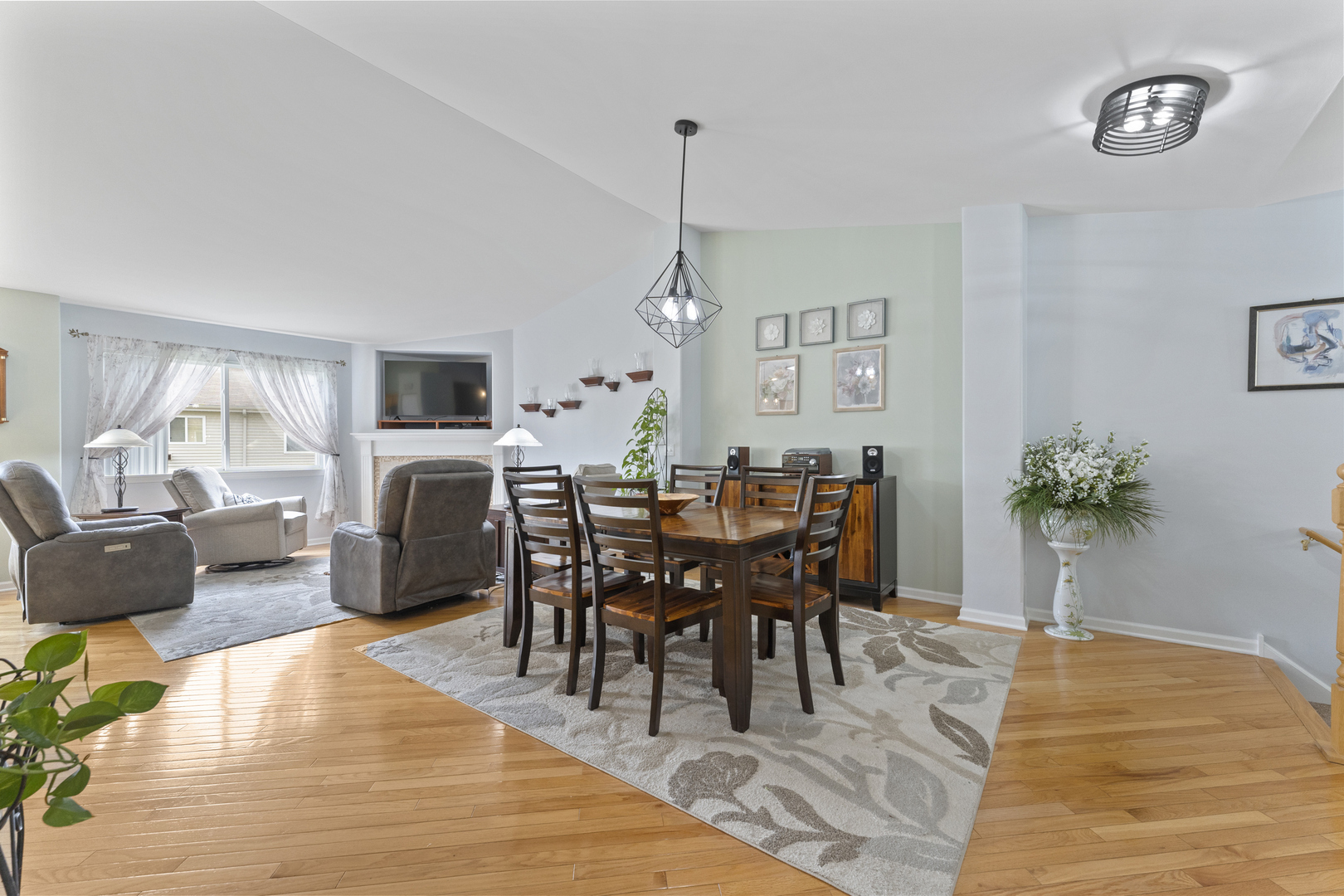 Property Photo: 6336 Burr Oaks Court IL 60020