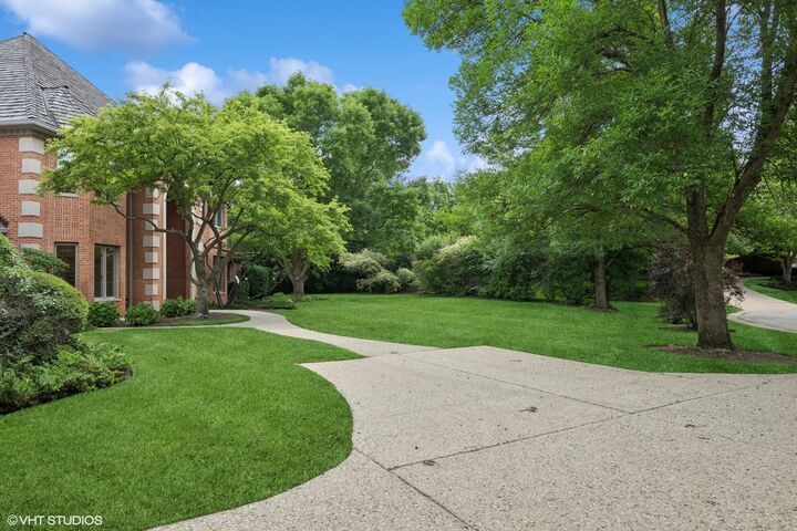 Property Photo: 4498 Hamelton Court IL 60047