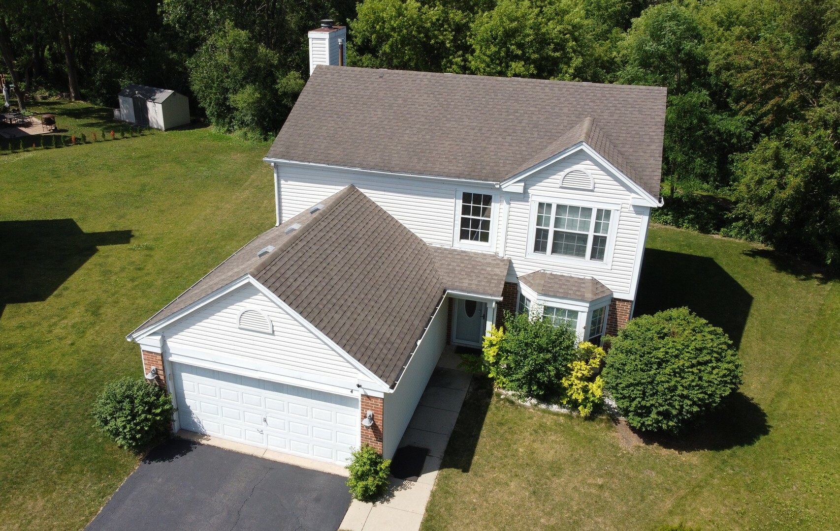 Property Photo:  4 Hummingbird Court  IL 60107 