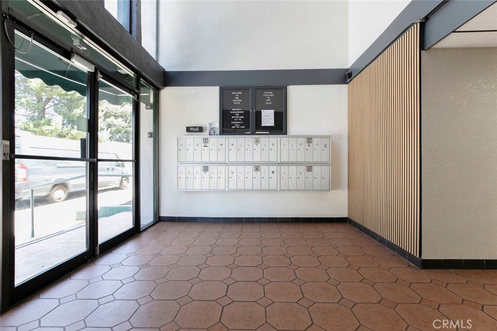 Property Photo: 500 Jackson Place 317 CA 91206