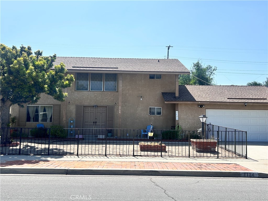 Property Photo:  2724 Fallon Circle  CA 93065 