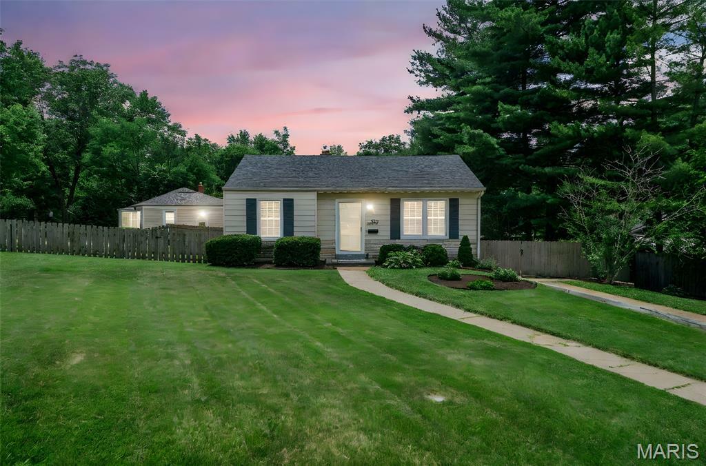 Property Photo: 1279 Avery Court MO 63122