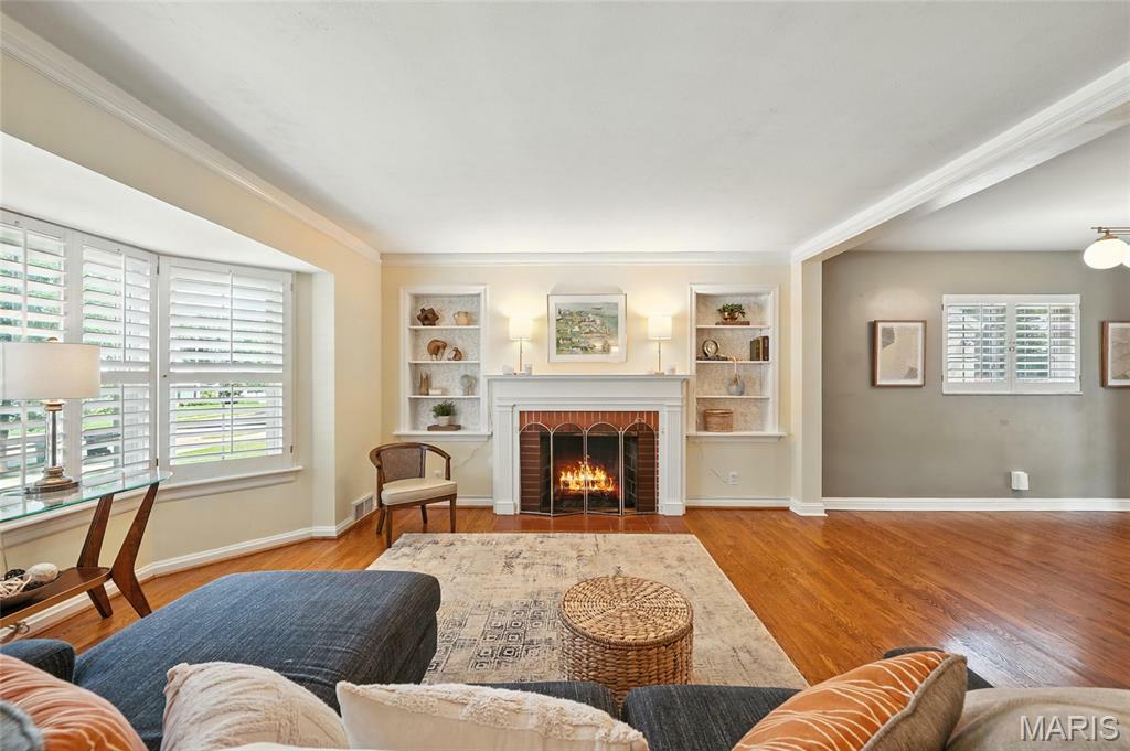 Property Photo: 906 N Taylor Avenue MO 63122