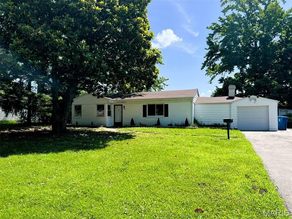 Property Photo: 544 Hentschel Place MO 63135