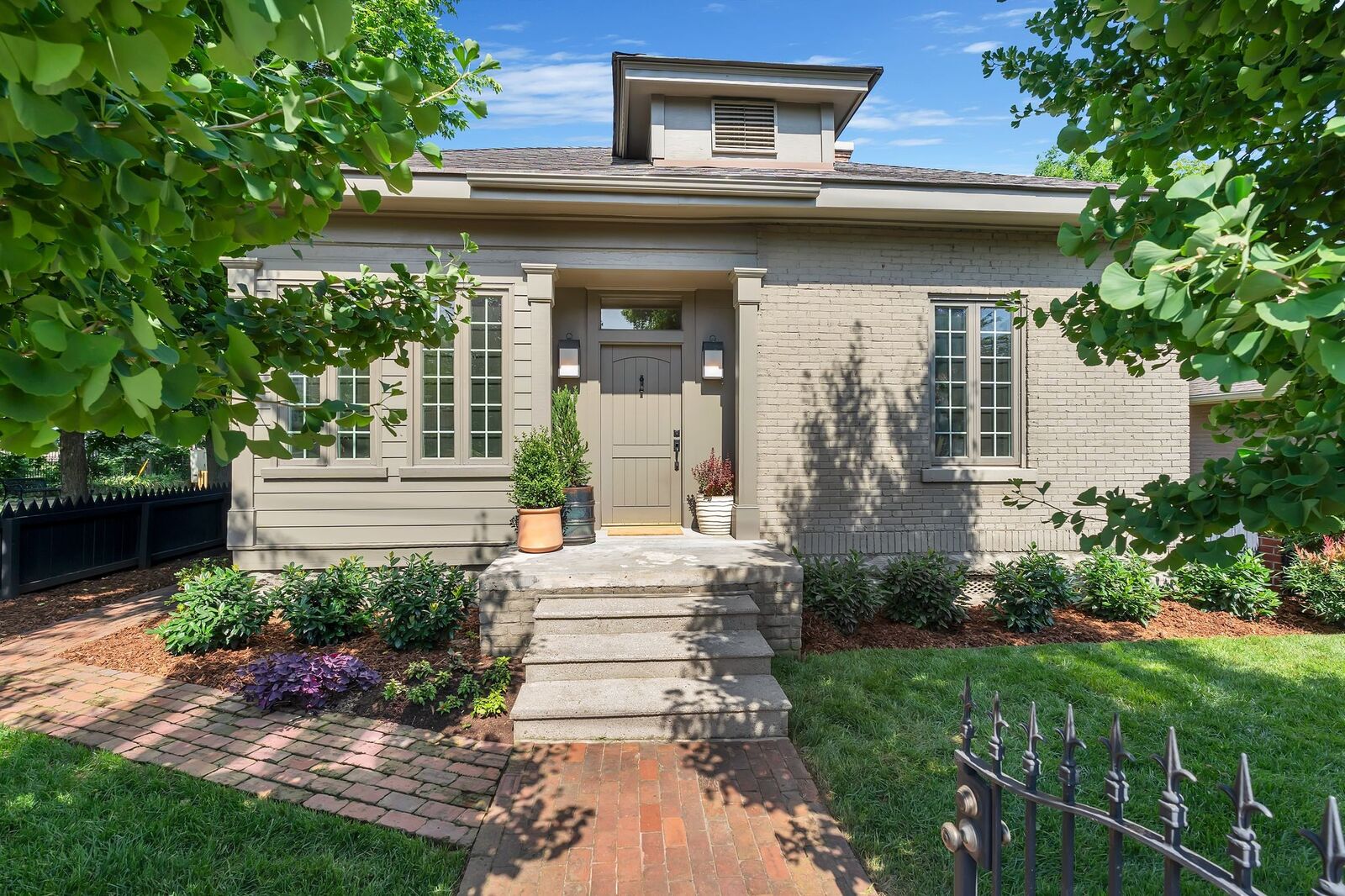 Property Photo:  921 14th Ave S  TN 37212 
