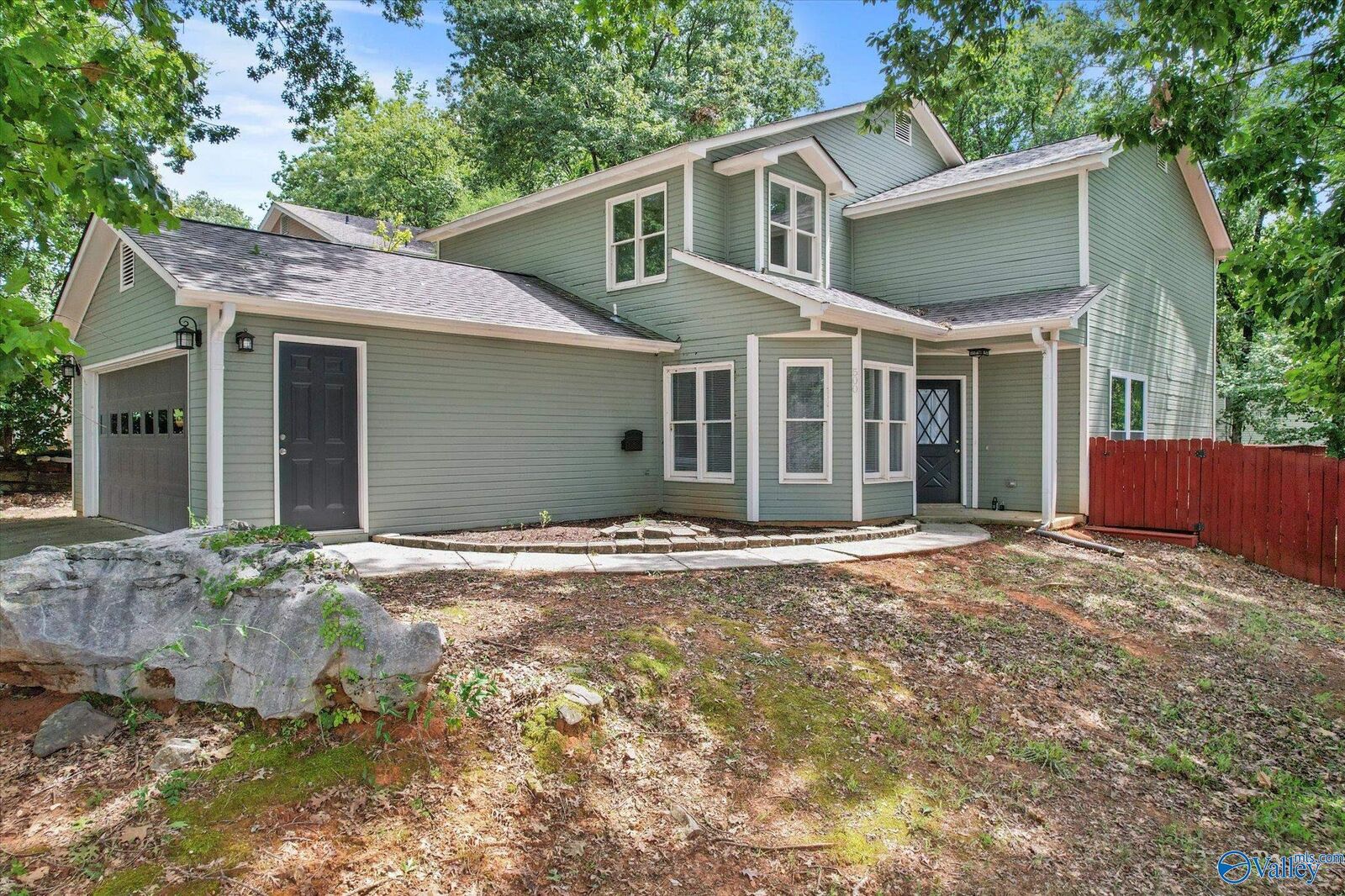 Property Photo: 500 Carrsbrook Road SE AL 35803