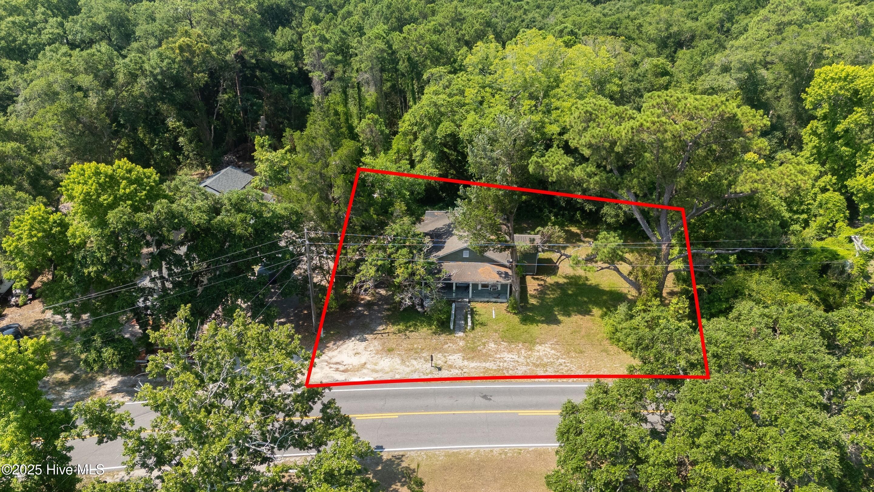 Property Photo: 703 Jabbertown Road NC 28461