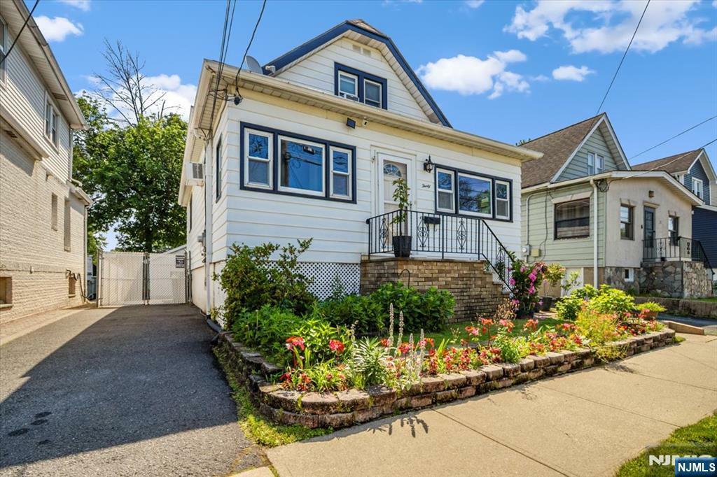 Property Photo: 30 Zeliff Avenue NJ 07424