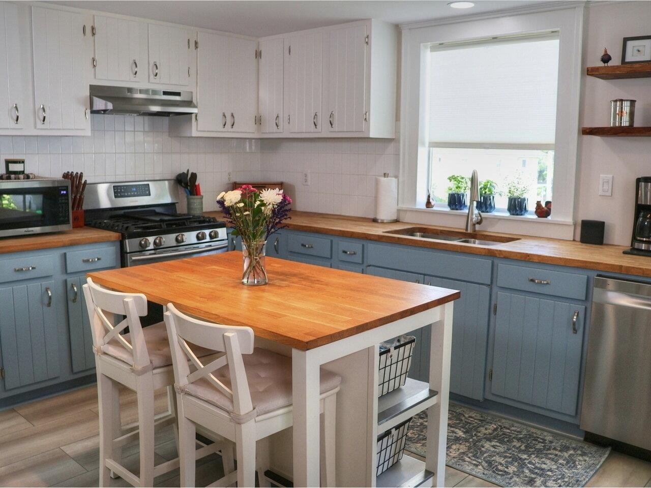Property Photo: 8 Diamond Street VT 05478