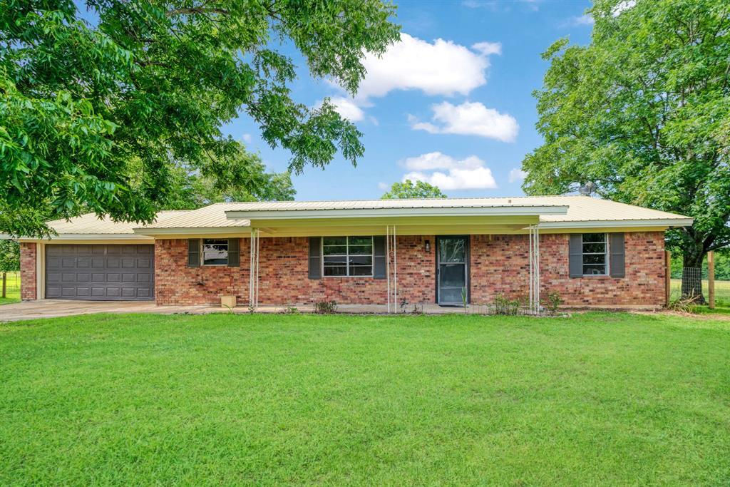 Property Photo: 1025 E Fairview TX 75416