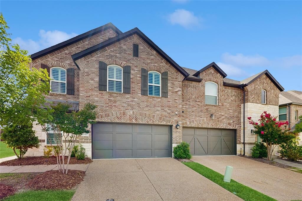 Property Photo: 301 Somerset Drive TX 75056