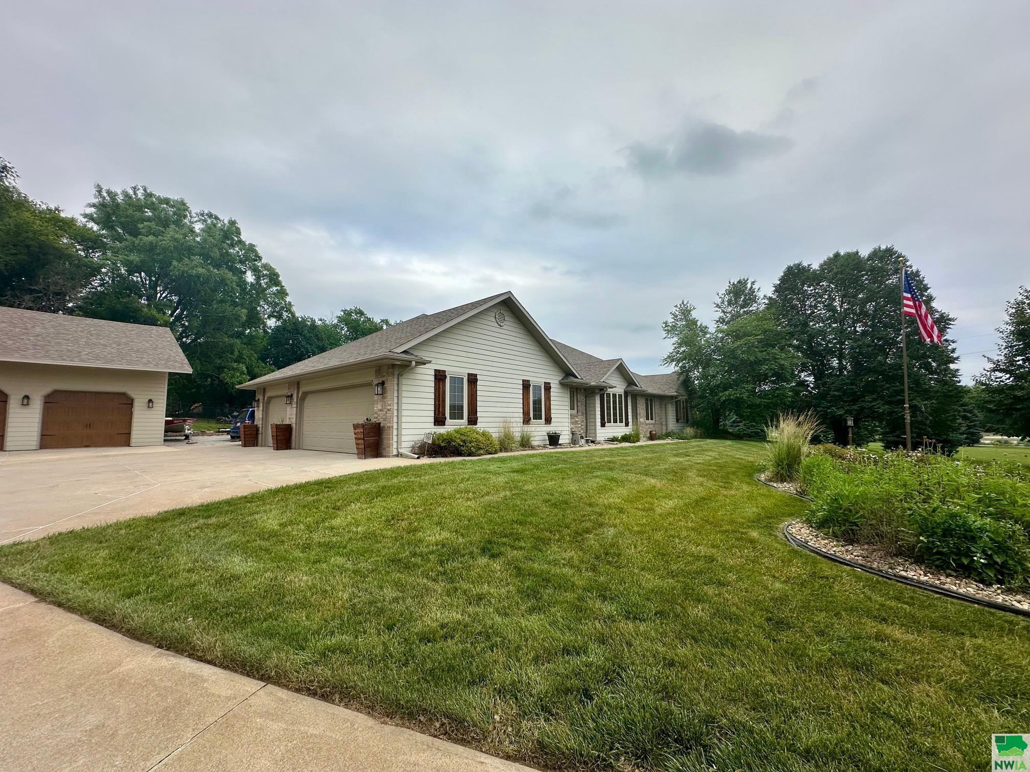Property Photo: 25273 Corwin Court IA 51108
