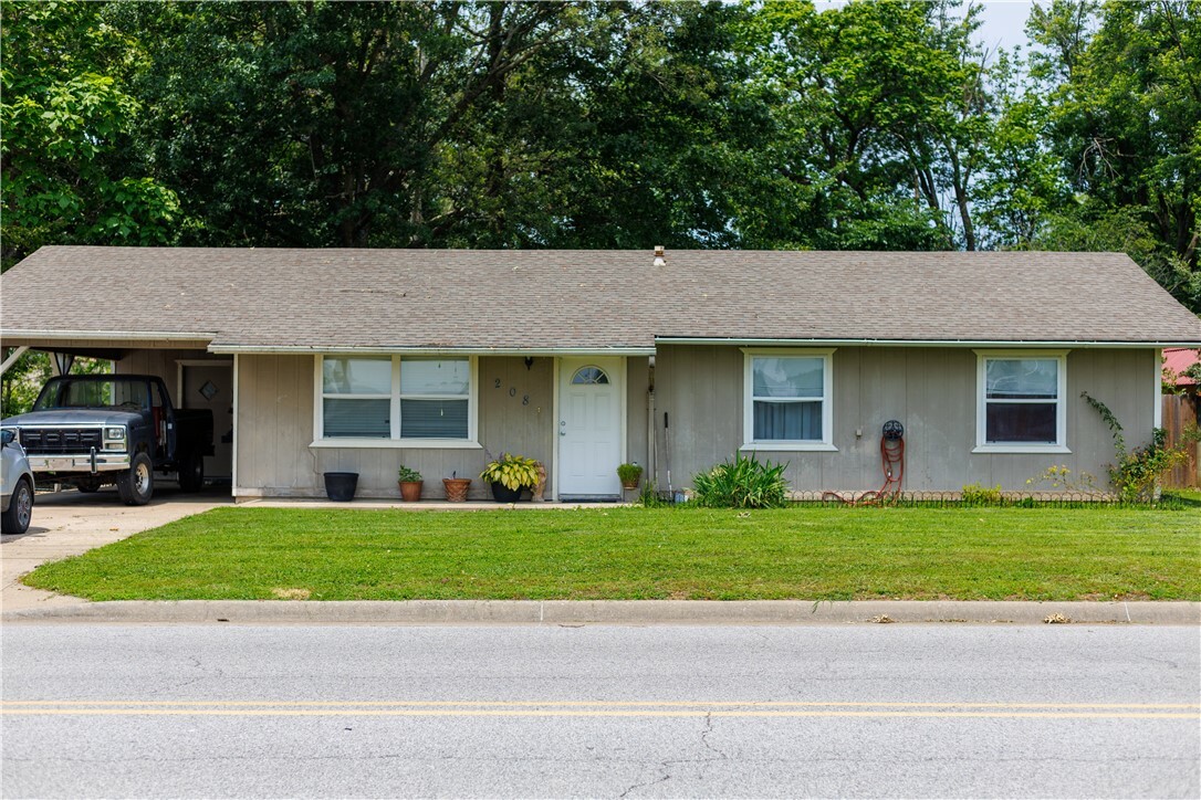 208 S Country Club Road  Siloam Springs AR 72761 photo