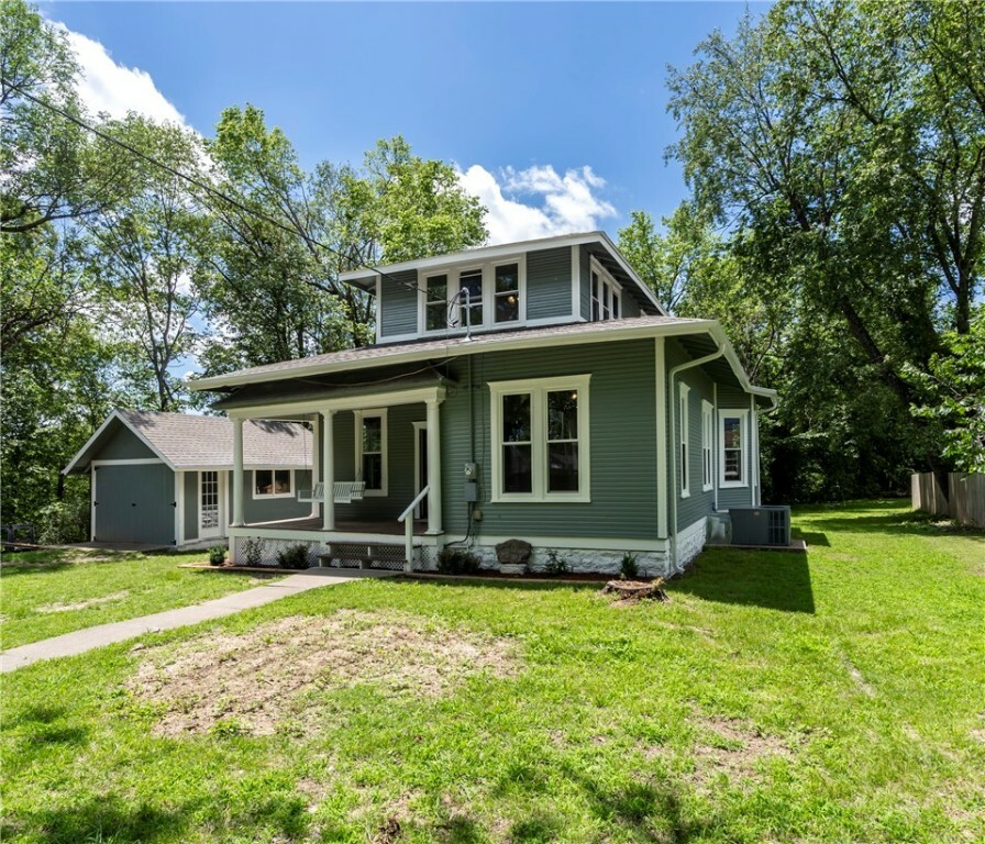 506 E Ashley Street  Siloam Springs AR 72761 photo