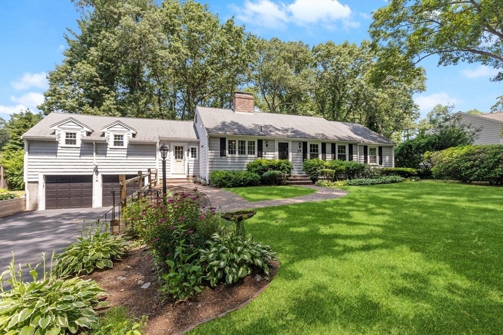 19 Accord Pond Dr  Hingham MA 02043 photo