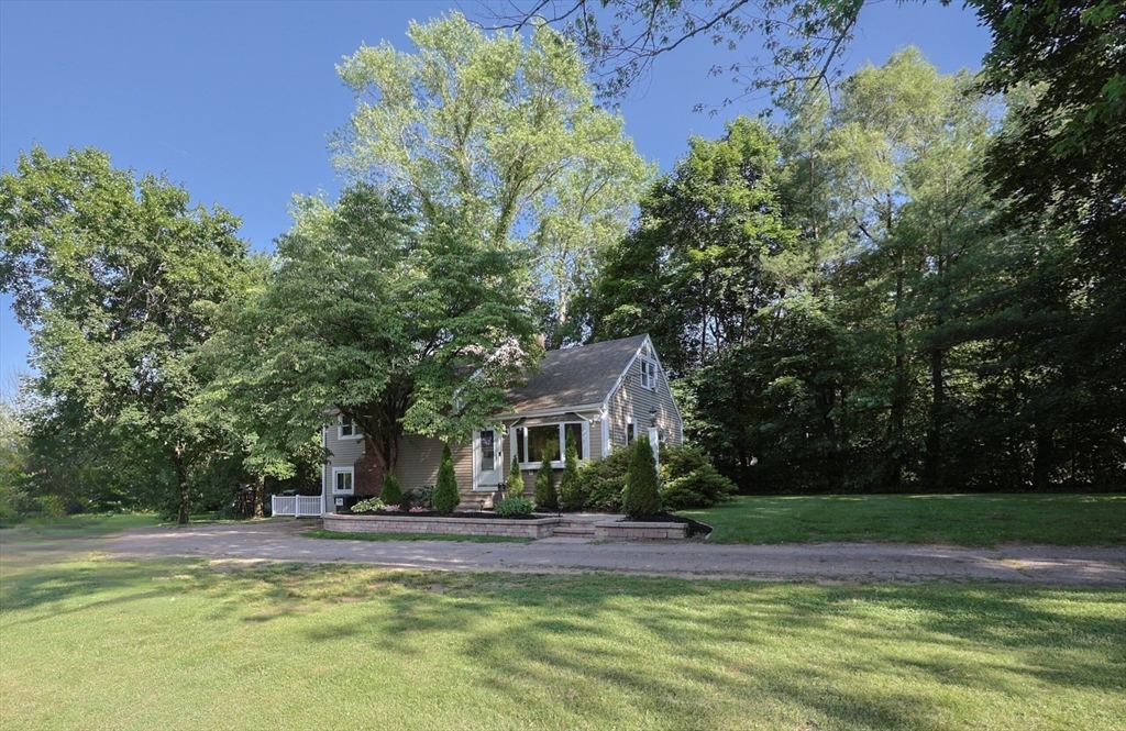 Property Photo:  161 N Worcester St  MA 02766 