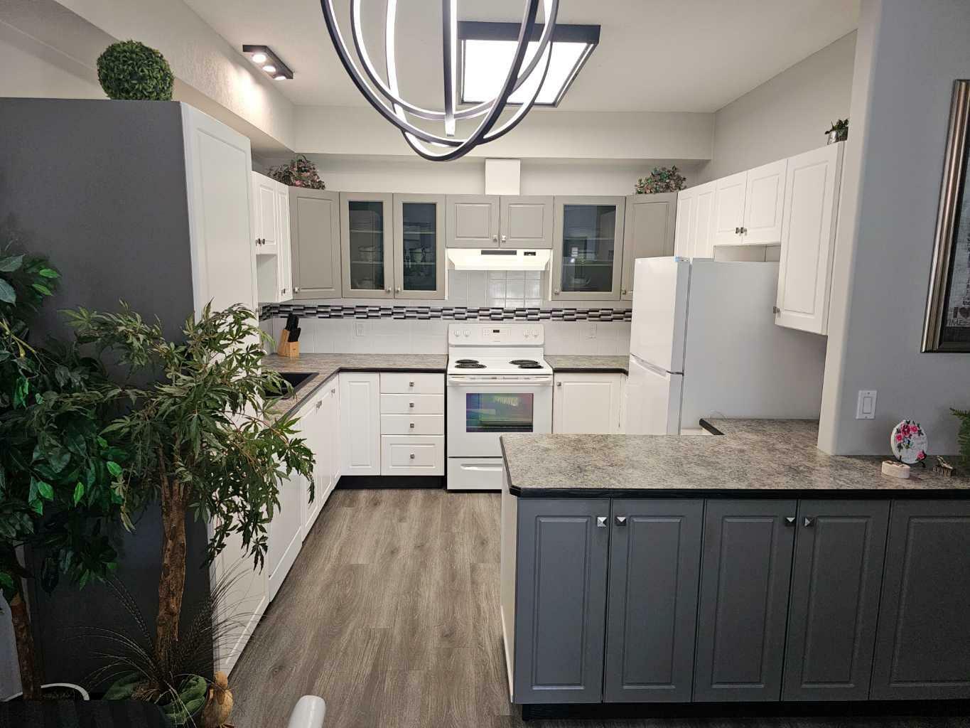 4512 52 Avenue 130  Red Deer AB T4N 7B9 photo