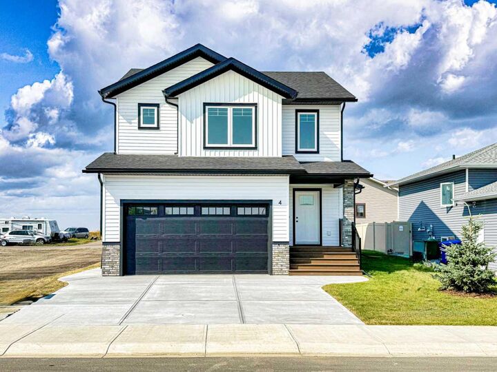 Property Photo: 4 Williams Avenue AB T4H 0H1