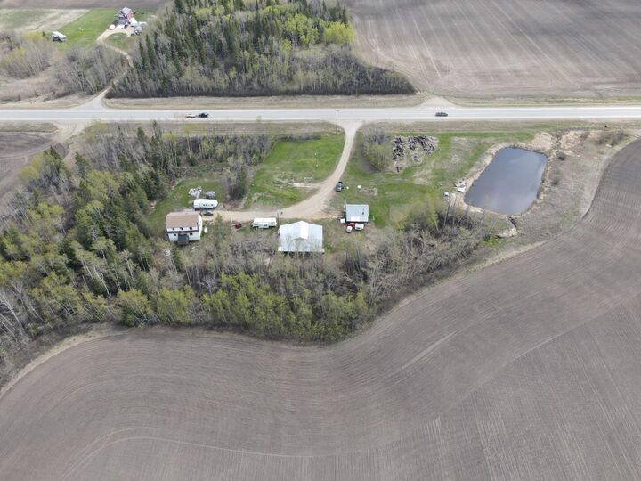 Property Photo:  84434 Hwy 688  AB T8S 1S4 