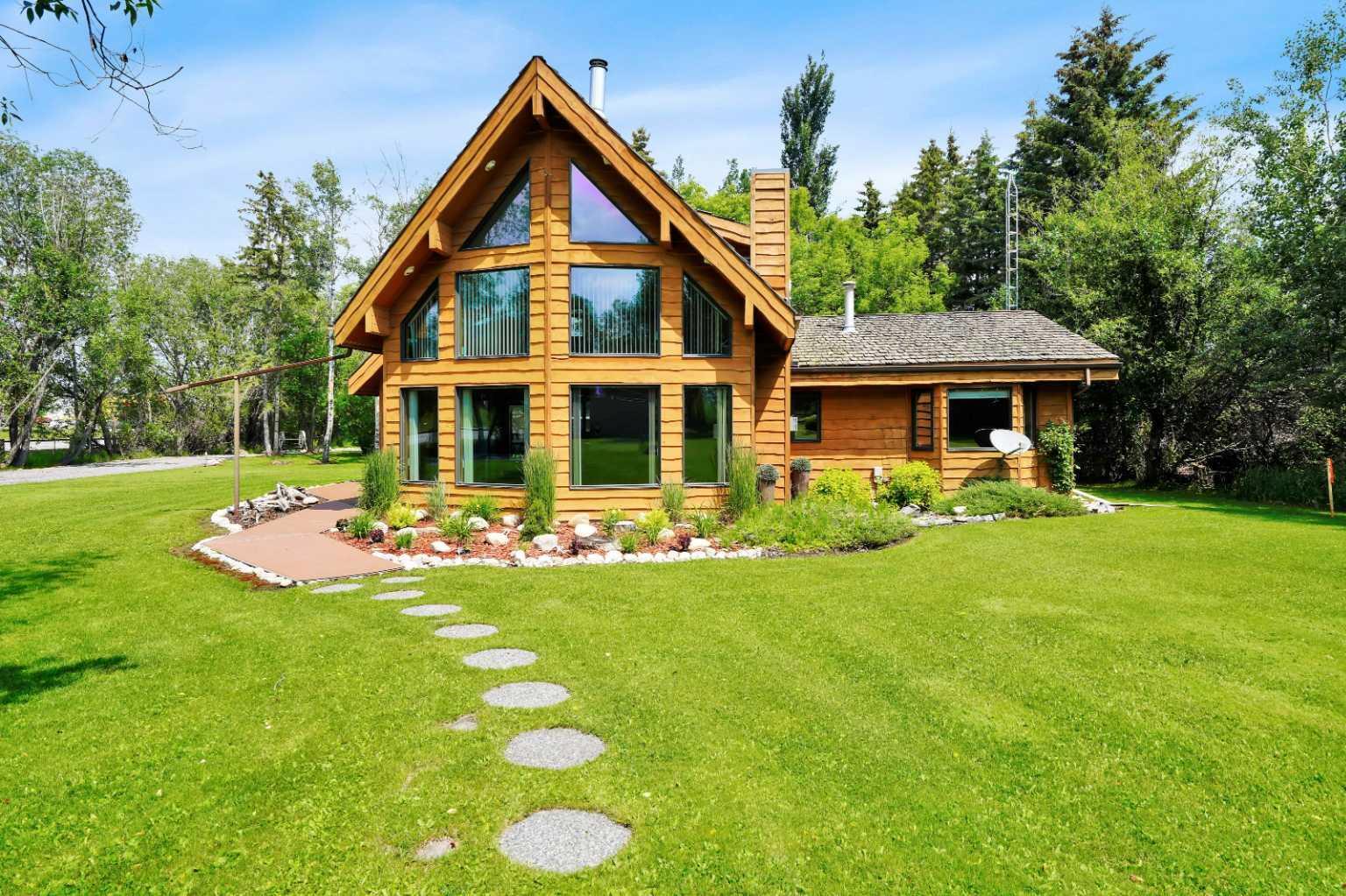 Property Photo: 5507 46 Street AB T4T 1X1