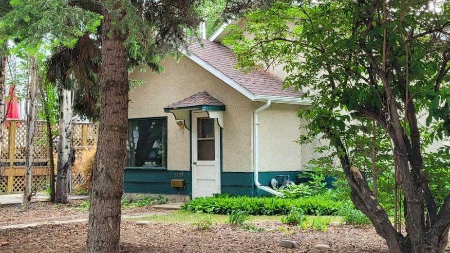 5489 51 Avenue  Lacombe AB T4L 1K9 photo