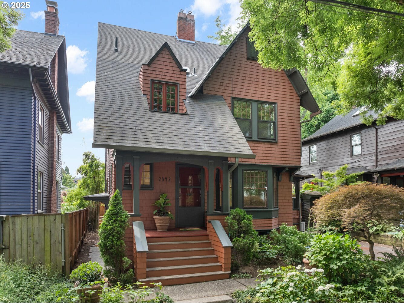 Property Photo: 2342 NW Marshall St OR 97210