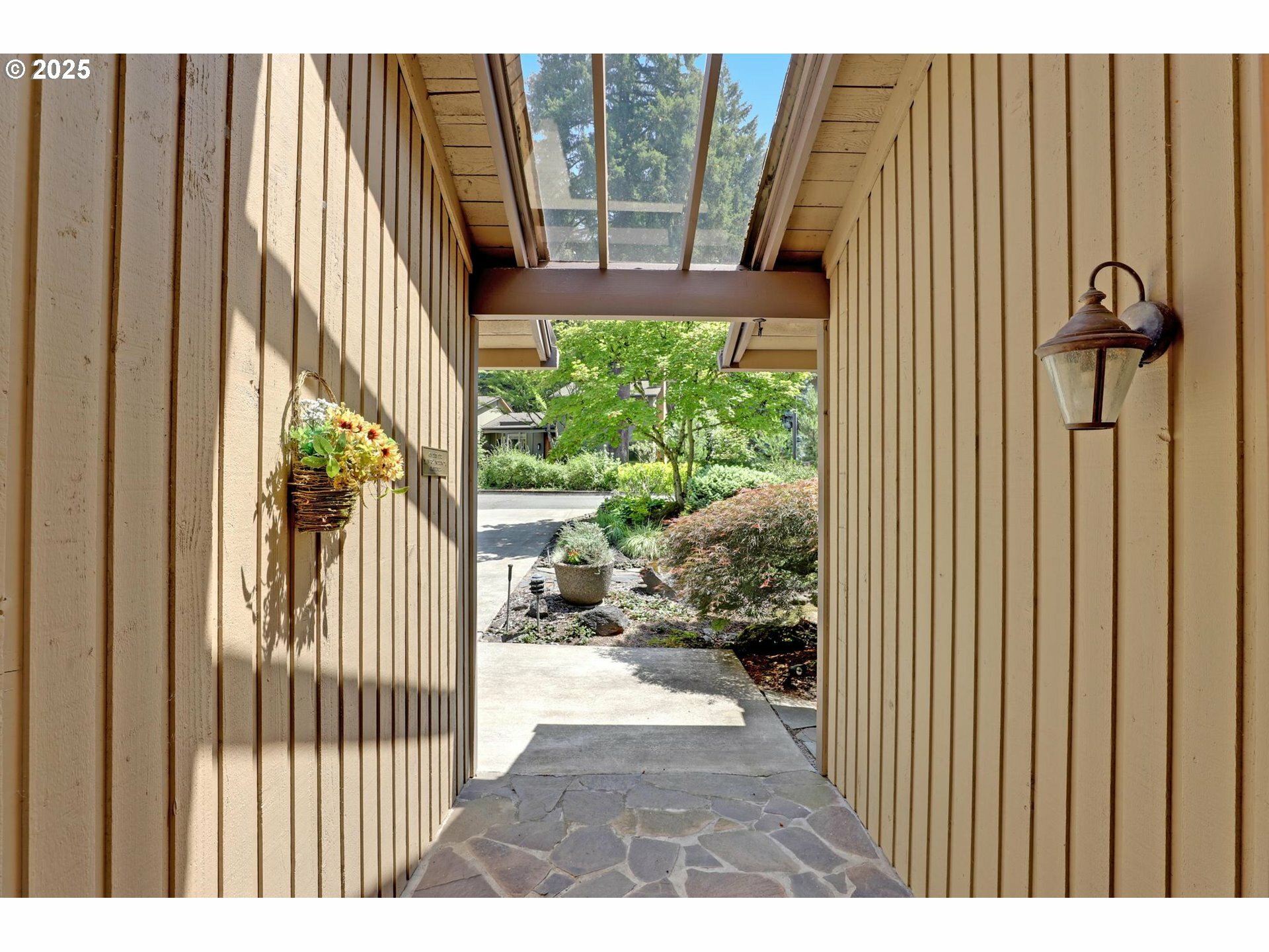 Property Photo: 128 Del Prado St OR 97035
