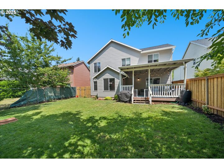 Property Photo: 1686 NE 27th Ter OR 97030